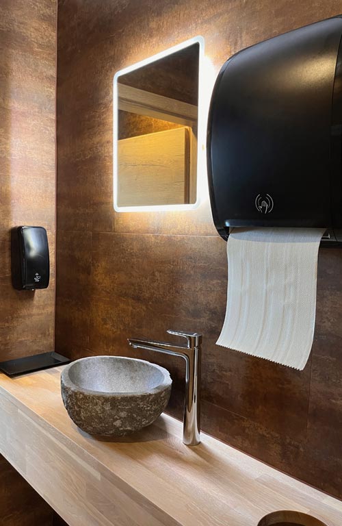 Bodendesign_Vito-Ragusa_Bad_Wandbelag